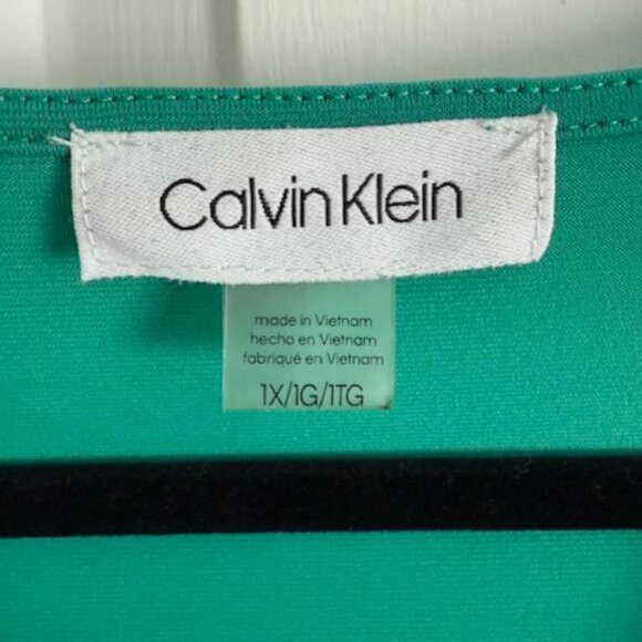 V-Neck Short Flutter Sleeve Top - Picture 3 of 3